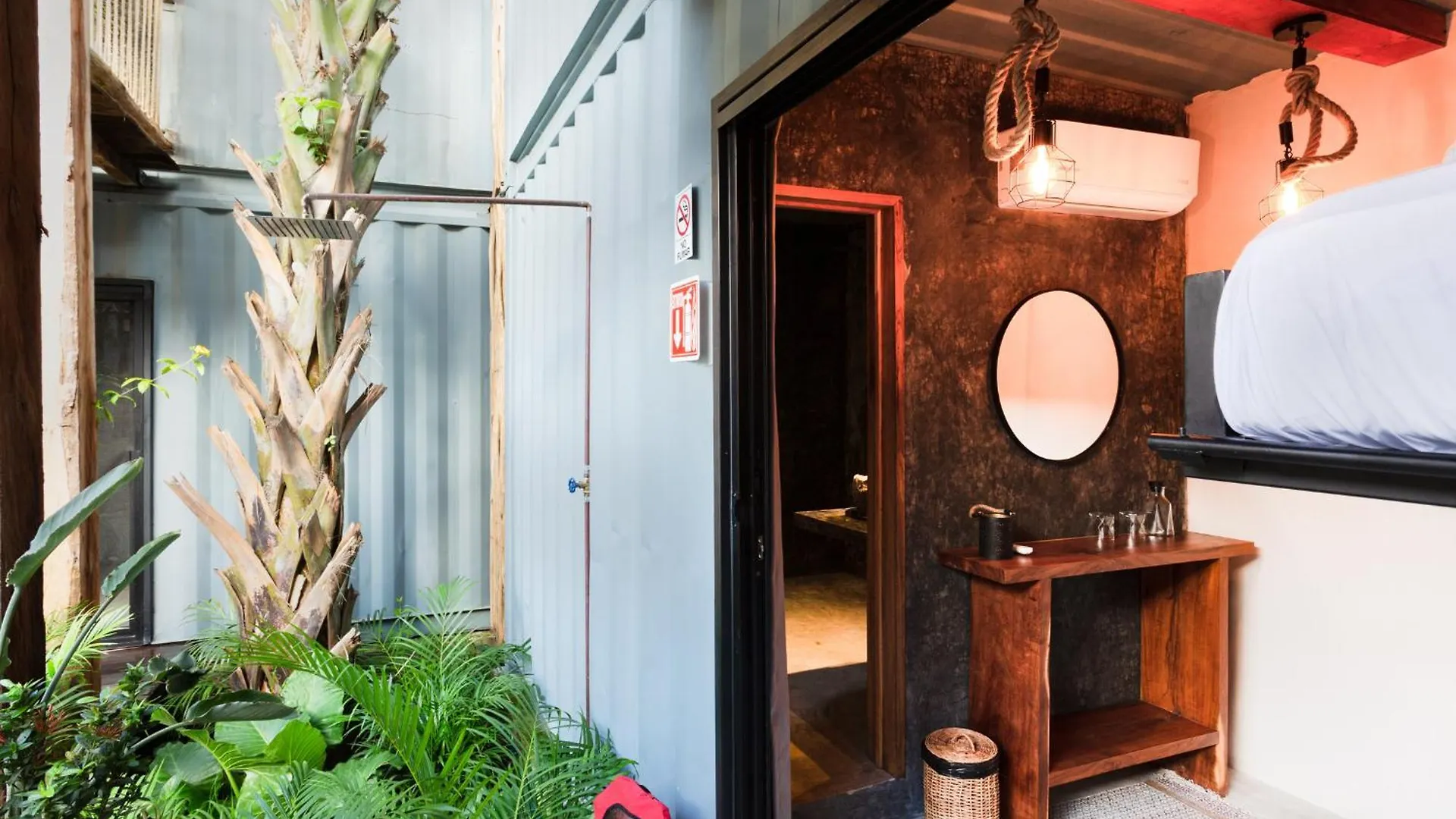 Meteora Stay & Coffeehouse Tulum